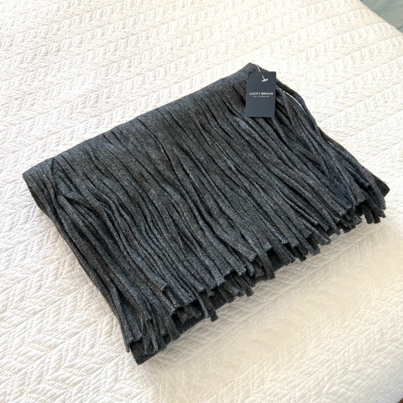 NWT Lucky Brand Extra Long Fringed Scarf Med Charcoal Grey - Picture 10 of 13